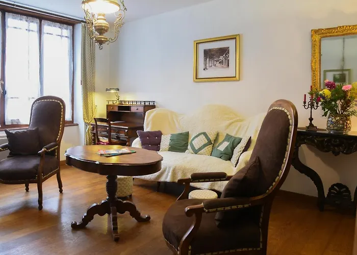 펜션 De La Bastide - Typique De 미르포아